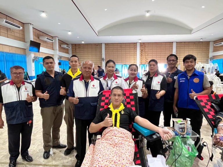 สภ.ผักไห่ รวมพลังทำความดี! นำข้าราชการตำรวจร่วมกิจกรรมจิตอาสาบริจาคโลหิต